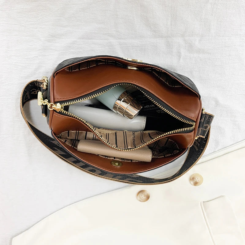 Designer Checkered Messenger Bag – Luxury Women's Crossbody ART : 14