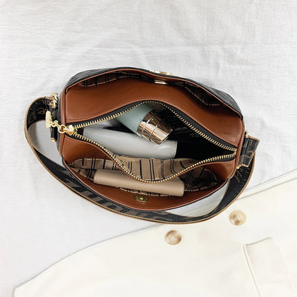 Designer Checkered Messenger Bag – Luxury Women's Crossbody ART : 14